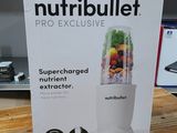 une boîte de Nutribullet posée sur une table