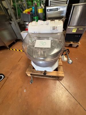 VENDU SUR DESIGNATION A L'HOTEL DES VENTES L'ANNEXE à CORBAS le 17/03/ - Photo 1