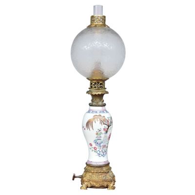 Lampe dite à système Carcel montée sur vase de Canton et bro…