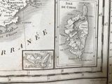 une vieille carte de la France avec une carte du pays au centre
