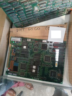 un boîtier contenant une carte mère