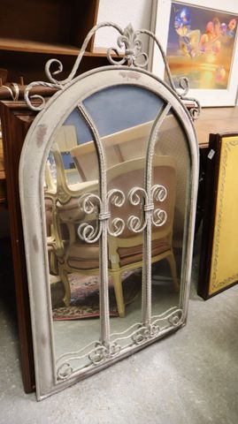 Miroir encadrement en métal, moderne