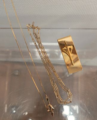 Pince à billet et deux chaînes en métal doré