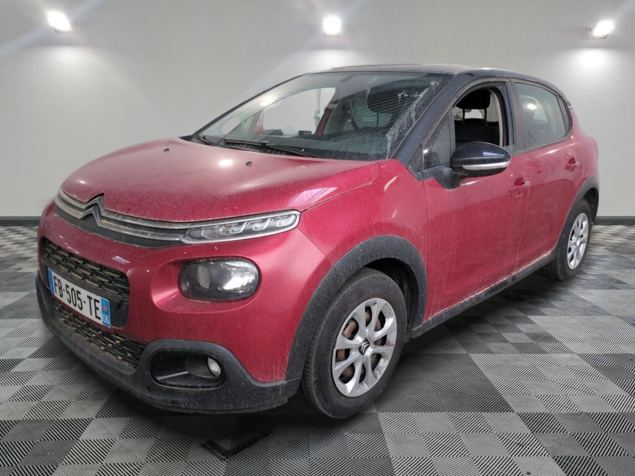 Citroën C3 BlueHDI 100 SS BVM6 Feel - Go - 2018 avec réparations à prévoir