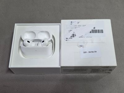 une boîte blanche contenant une paire d'AirPods