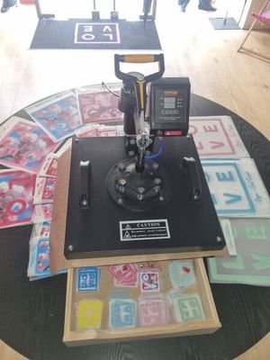 a machine that is sitting on top of a table
