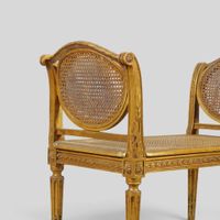 Petite banquette à fond de canne en bois mouluré et sculpté … (photo 5)