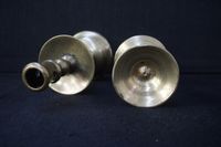 2 magnifiques bougeoirs flamands du XVIIe siècle en bronze -… (photo 2)