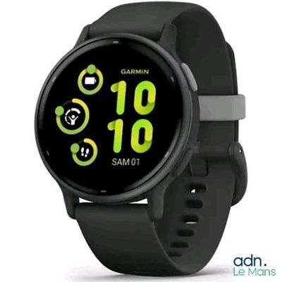 gros plan d'une montre intelligente sur fond blanc