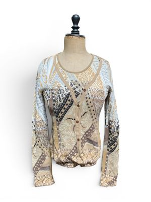 une photo d'un pull pour femme sur un mannequin