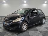 la photo d'une voiture noire garée dans un garage