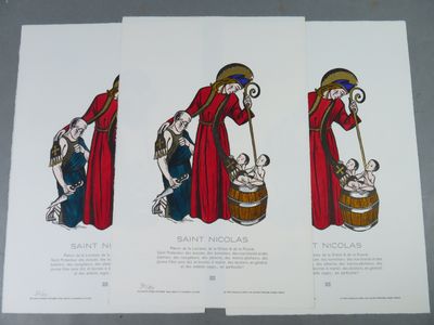 trois illustrations différentes représentant une femme vêtue d'une robe rouge et un homme vêtu d'une robe rouge