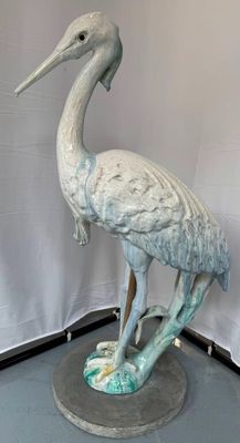 Ecole début XXe. Echassier en terre blanche vernissée. - Photo 1