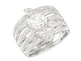 gros plan d'une bague en diamant sur fond blanc
