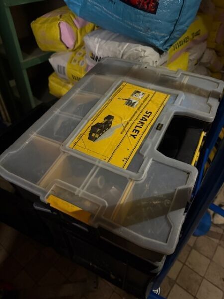 1 boite de rangement STANLEY