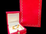an image of a red box with a ring inside of it