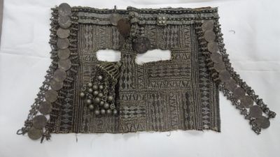 Voile de visage en tissu brodé de perles en métal et rehauss…