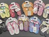 plusieurs paires de tongs, tongs, tongs, tongs, tongs, tongs, tongs, tongs, tongs, tongs, tongs, tongs, tongs, tongs, tongs, tongs, tongs, tongs, tongs, tongs, tongs, tongs, tongs, tongs, tongs, tongs, tongs, tongs, tongs, tongs, tongs, tongs, tongs, tongs, tongs, tongs, tongs, tongs, tongs, tongs, tongs, tongs