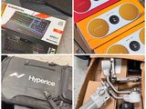 plusieurs photos montrant divers appareils électroniques et accessoires dans une boîte