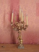 CANDELABRE en bronze ciselé et doré à décor d'un putti soute… (photo 6)