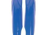 une paire de skis en plastique bleu pour une paire de skis