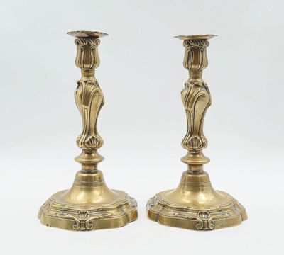paire de chandeliers anciens en laiton