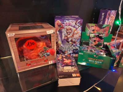 plusieurs types de jouets différents exposés sur une table