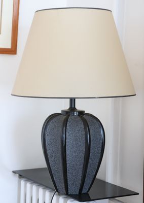 a lamp that is sitting on top of a radiator