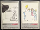 deux affiches accrochées au mur de toilettes publiques