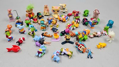 60 / C1 / Lot de petites figurines.