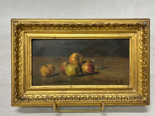 École Française XIXe « Nature morte aux pommes et verre d’eau ». 