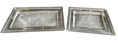 paire de plateaux carrés plaqués argent avec des inserts en verre