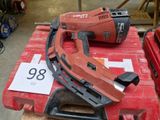 une photo d'une cloueuse filaire posée sur une boîte rouge