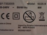 une étiquette apposée à l'arrière d'un réfrigérateur sur laquelle est inscrit « reff - 73205 »