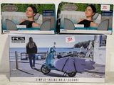 trois boîtes sur lesquelles figurent les images d'une femme en scooter et d'un homme en scooter avec une planche de surf