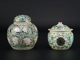 paire de vases chinois à cloisonnés, décorés de motifs floraux