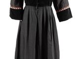 une robe noire sur un mannequin mannequin mannequin mannequin mannequin mannequin mannequin mannequin mannequin mannequin