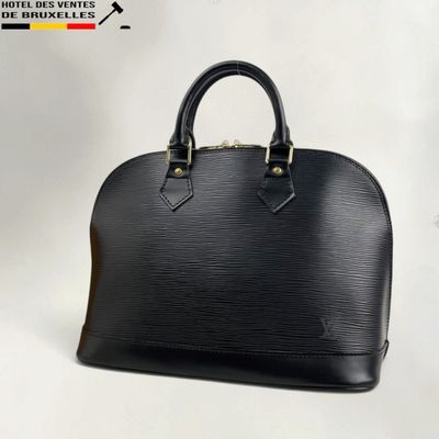 louis vuitton speedy bag in black epi leather