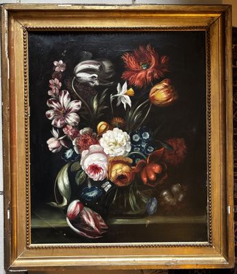 tableau représentant une nature morte composée de fleurs dans un vase en verre posé sur un rebord