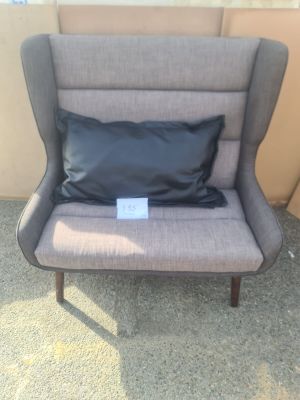 Fauteuil style scandinave en tissu gris, dimensions 115 x 65…