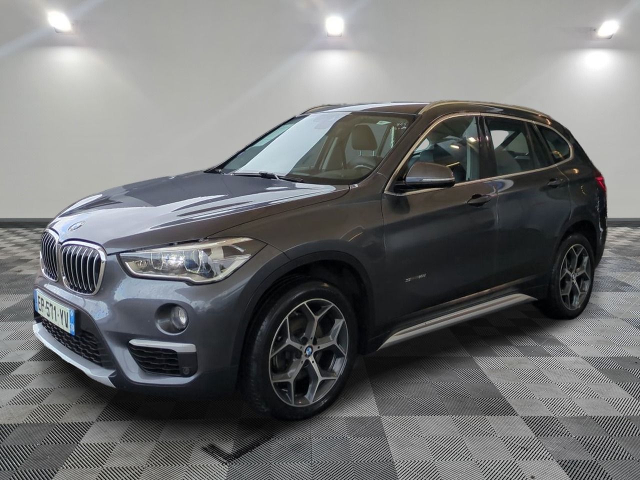 BMW X1 sDrive 18i 140 ch Xline - 2017 - Euro 6 avec voyant moteur allumé