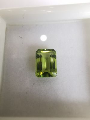 PERIDOT green Pakistan émeraude 7 x 5 1ct