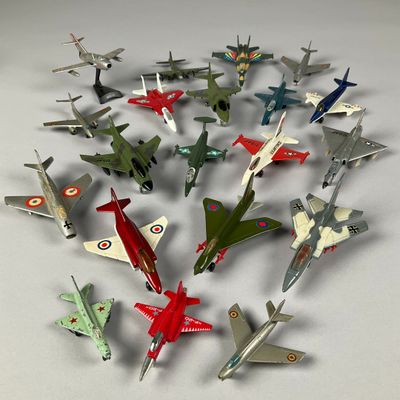 de nombreux avions de chasse qui sont à l'étude