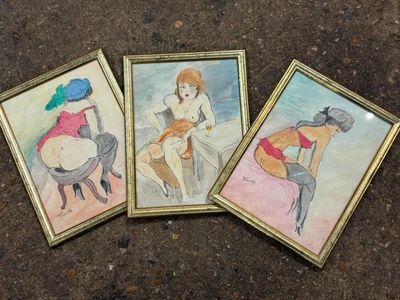 trois photos encadrées représentant une femme assise sur une chaise et un homme assis sur une chaise