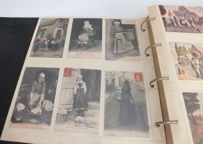 un livre avec des images de personnes et d'animaux