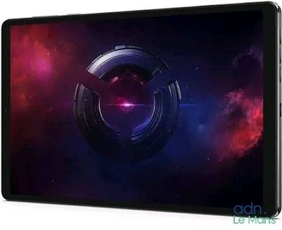 gros plan d'une tablette informatique sur une surface blanche