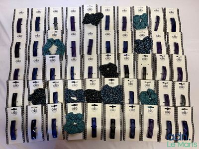 a picture of a pile of blue and white hair clips