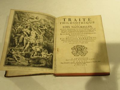 un livre avec la photo d'un homme et d'une femme