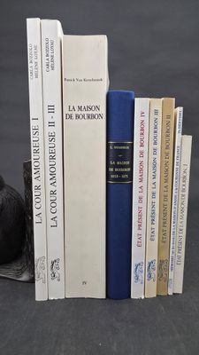 a lot of books that are sitting on top of each other