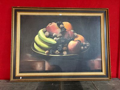 une peinture représentant une coupe de fruits sur une table